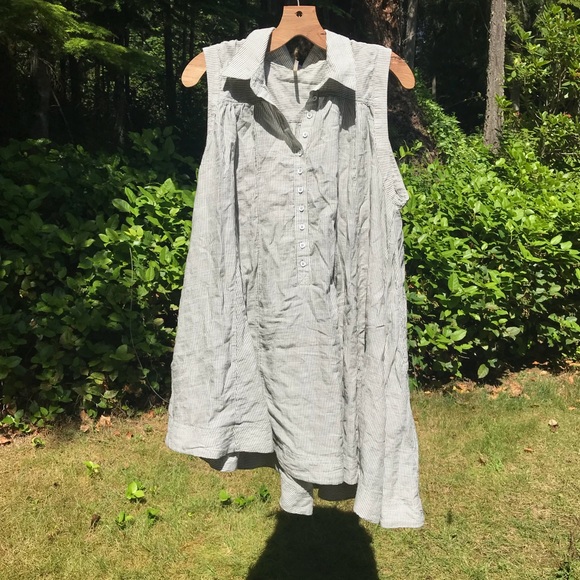 Asymmetrical button down tank top - Picture 1 of 3